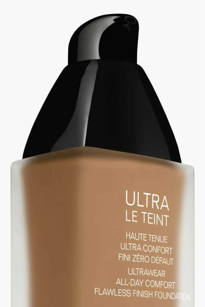Chanel Ultra Le Teint Flawless Finish Fluid Foundation ilgai išliekanti tobulinanti kreminė pudra, matinis švytintis efektas, atspalvis: BR132, 30 ml