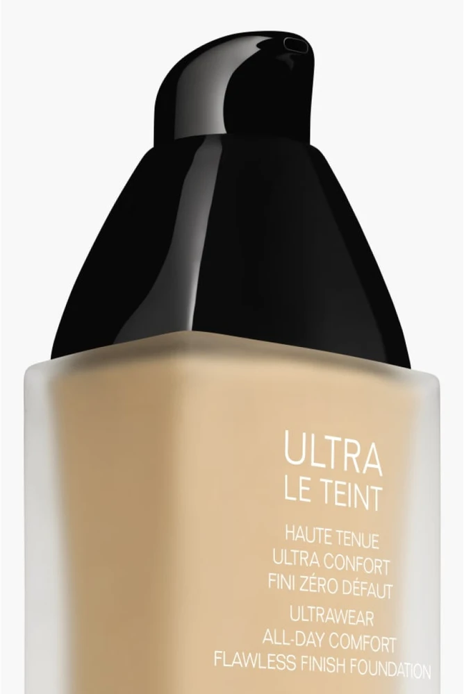 Chanel Ultra Le Teint Flawless Finish Fluid Foundation ilgai išliekanti tobulinanti kreminė pudra, matinis švytintis efektas, atspalvis: BD31, 30 ml