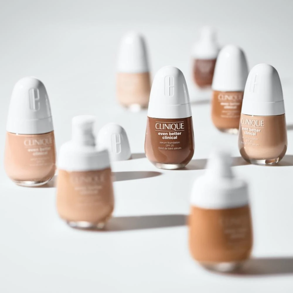 Clinique Even Better Clinical Serum Foundation SPF 20 makiažo pagrindas, atspalvis: WN46 Golden Neutral, 30 ml