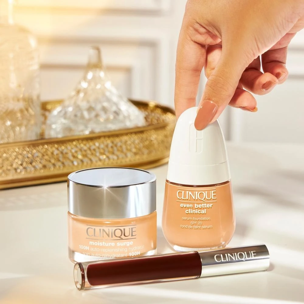 Clinique Even Better Clinical Serum Foundation SPF 20 makiažo pagrindas, atspalvis: WN04 Bone, 30 ml