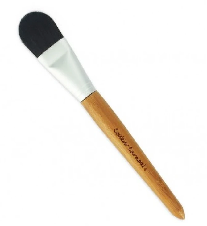 Couleur Caramel Foundation makiažo šepetėlis 04