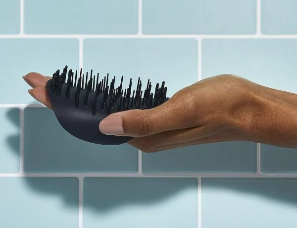 Galvos odos masažinis šepetys Tangle Teezer The Scalp Exfoliator & Massager, Onyx Juodas