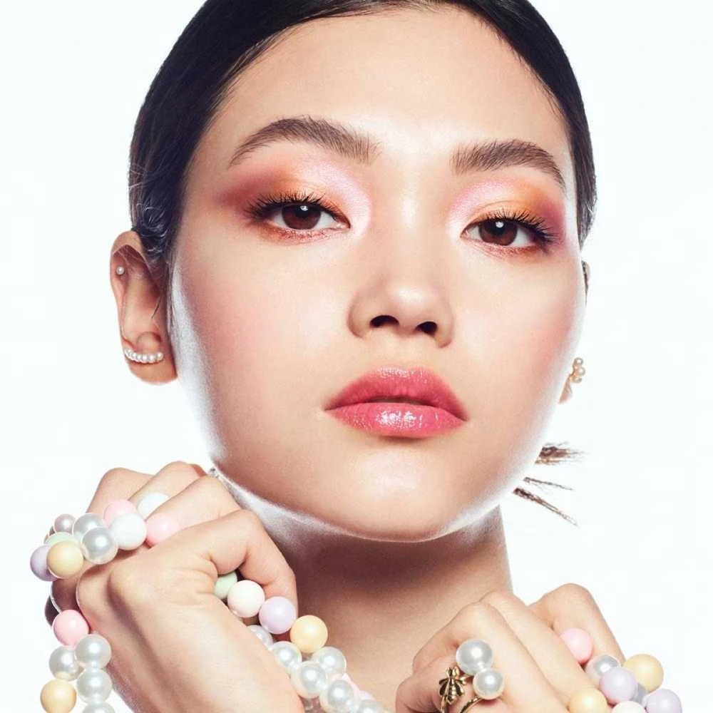 Pudros rutuliukai Guerlain GUERLAIN Météorites Light Revealing Pearls of Powder, atspalvis: 01 Pearly White / Blanc de Perle, 20 g
