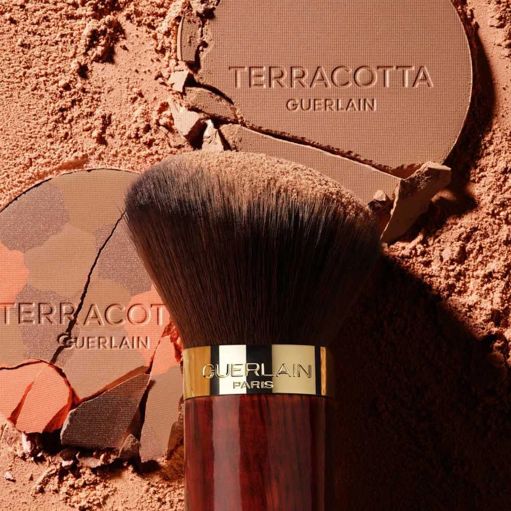 GUERLAIN Terracotta Light Powder kabuki šepetėlis pudrai