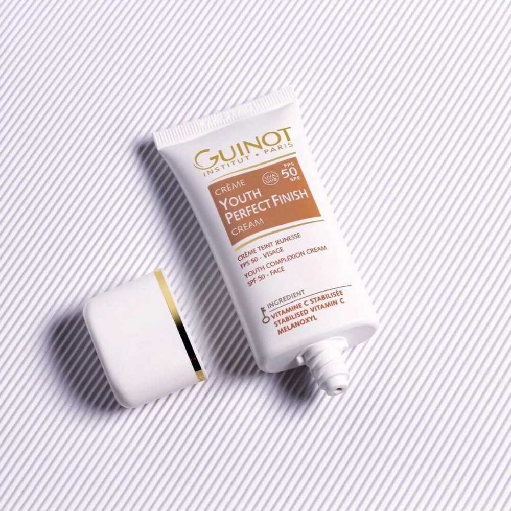 Guinot Youth Perfect Finish Universal, SPF 50 Skystas makiažo pagrindas, 30 ml