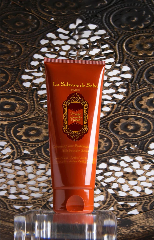 La Sultane de Saba Oriental Ayurvedic Scented Scrub ajurvedinis kūno šveitiklis, 200 g
