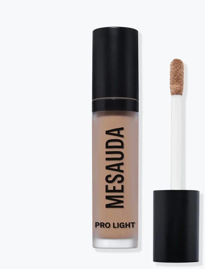 Mesauda Pro Light Highly Moisturizing Fluid Maskuoklis drėkinamasis skystas maskuoklis, atspalvis: W90, 4 ml