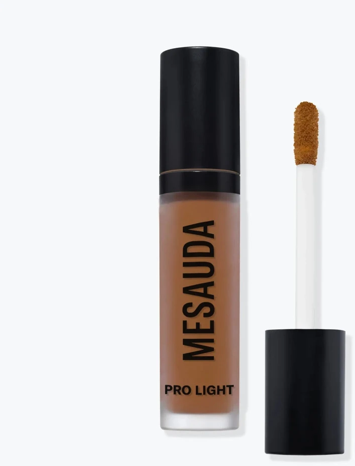 Mesauda Milano Mesauda Pro Light Highly Moisturizing Fluid Maskuoklis drėkinamasis skystas maskuoklis, atspalvis: C95, 4 ml