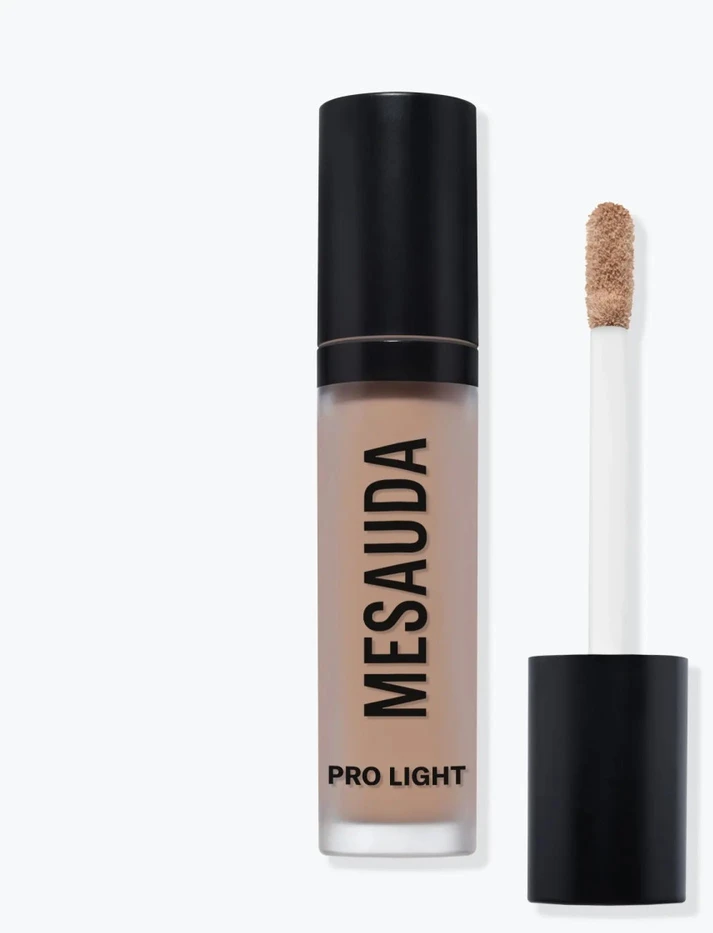 Mesauda Pro Light Highly Moisturizing Fluid Maskuoklis drėkinamasis skystas maskuoklis, atspalvis: W35, 4 ml