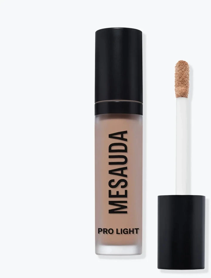 Mesauda Pro Light Highly Moisturizing Fluid Maskuoklis drėkinamasis skystas maskuoklis, atspalvis: W60, 4 ml