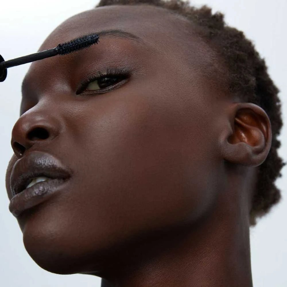 Nudestix Vandeniui atsparus blakstienų tušas Vegan Splashproof Blakstienų tušas Juodas 12 ml