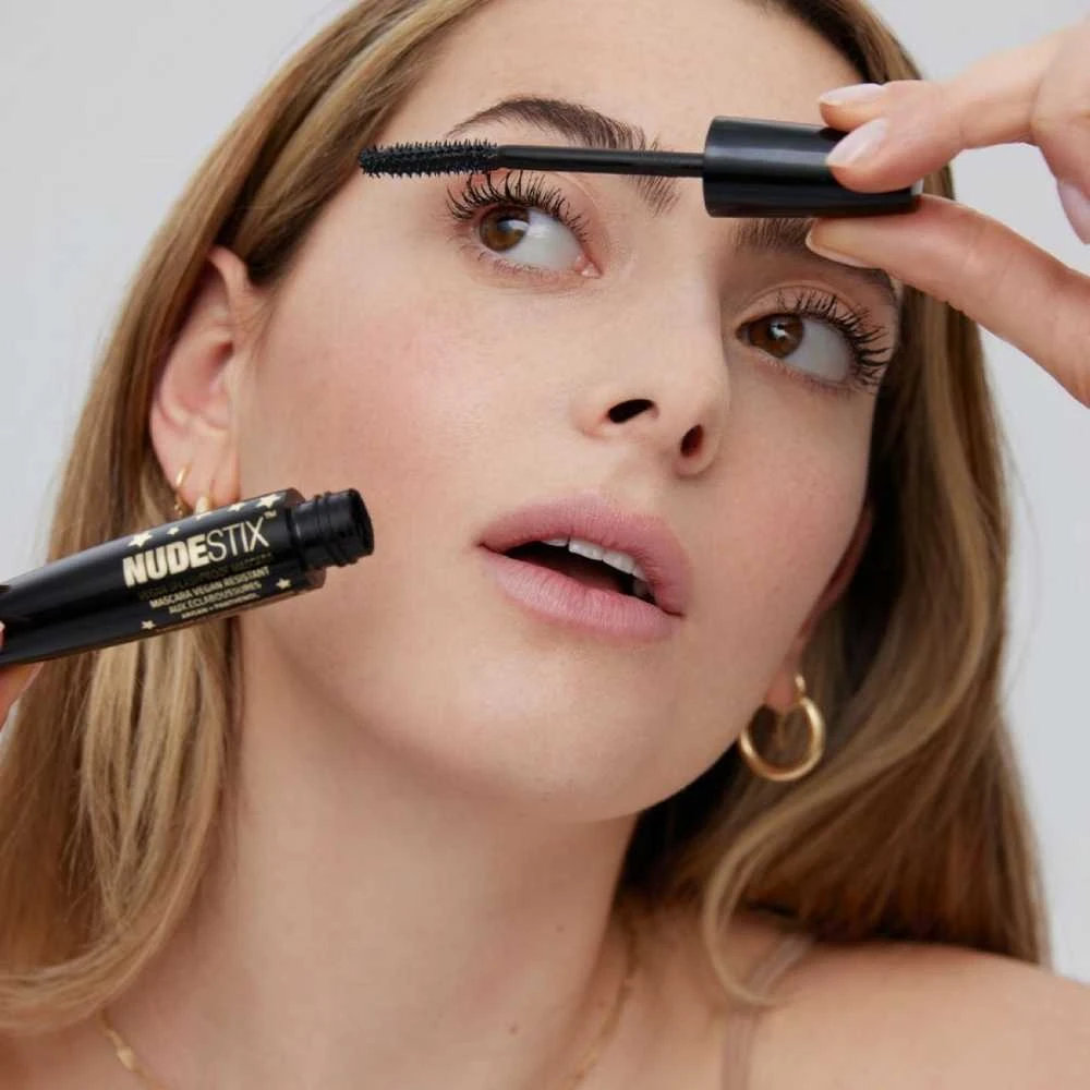 Nudestix Vandeniui atsparus blakstienų tušas Vegan Splashproof Blakstienų tušas Juodas 12 ml
