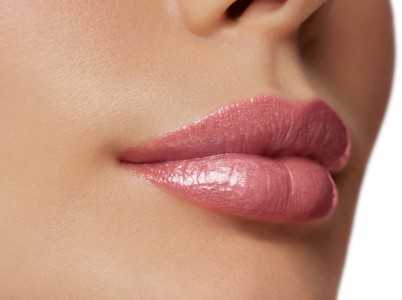 Pupa Milano Miss Pupa Itin ryškūs, krištolo efekto lūpų dažai, 2,4 ml, spalva - 102 Candy Nude