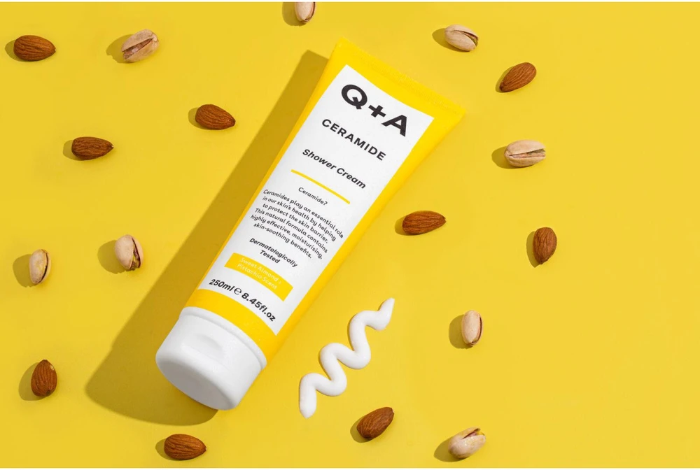 Q+A Ceramide Shower Kreminis Kūno prausiklis su keramidu, 250 ml