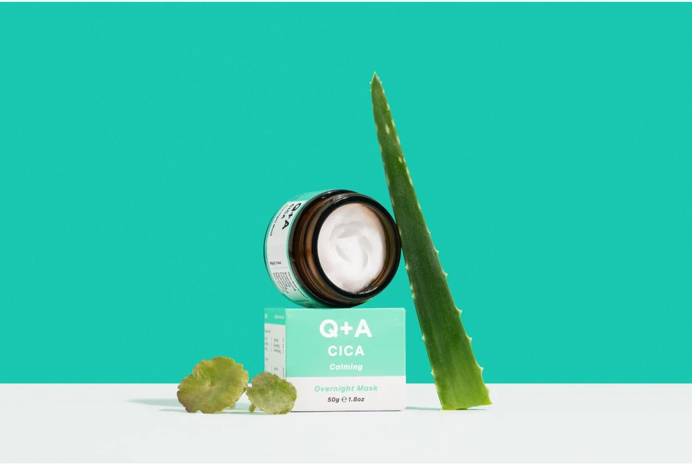Q+A Cica Calming Overnight Mask raminamoji naktinė veido kaukė, 50 g