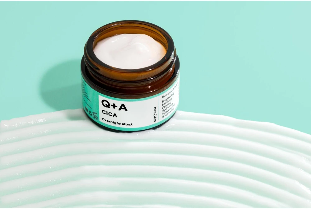 Q+A Cica Calming Overnight Mask raminamoji naktinė veido kaukė, 50 g