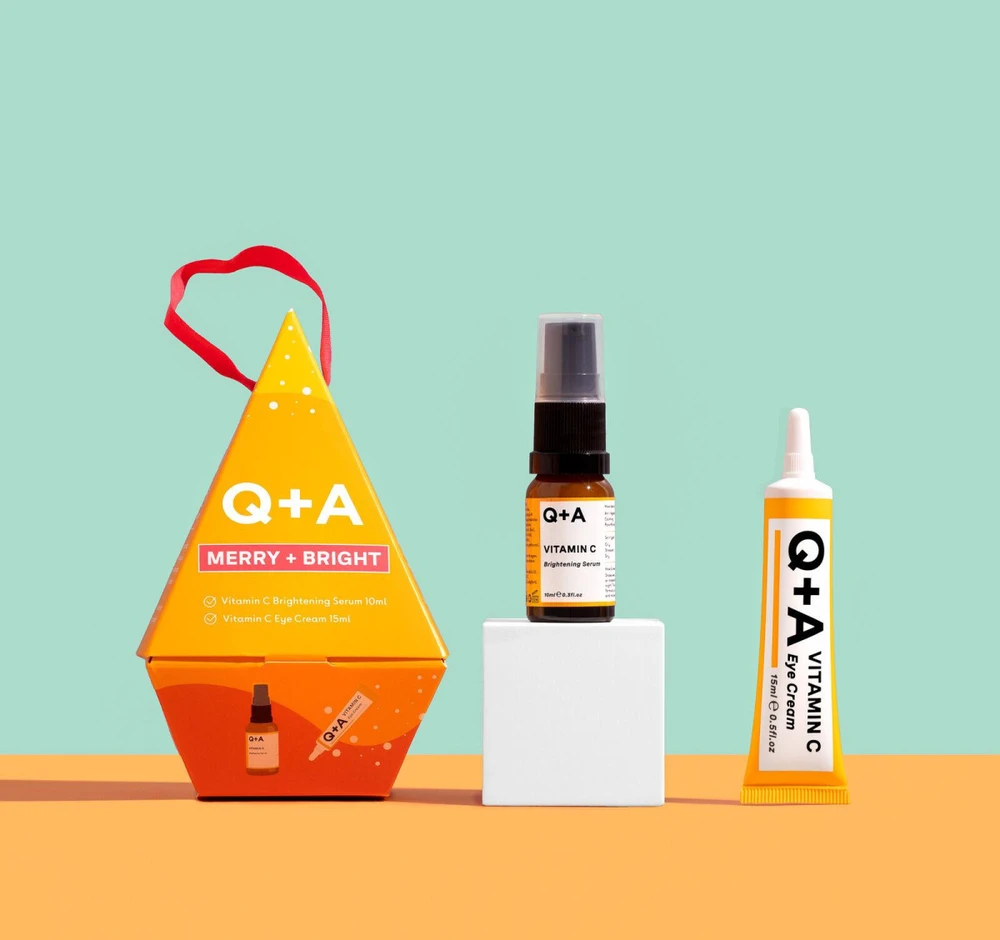 Q+A Merry + Bright Gift Set veido priežiūros priemonių rinkinys su vitaminu C