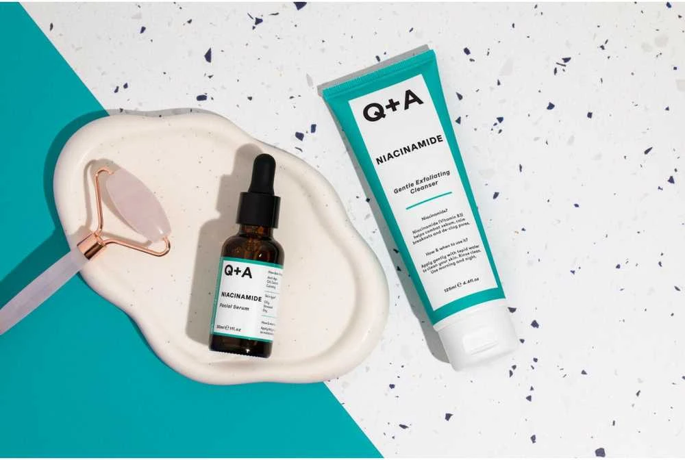 Q+A Niacinamide Facial Serum Veido serumas su niacinamidu, 30 ml