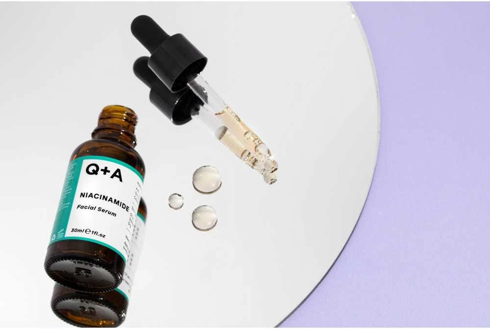 Q+A Niacinamide Facial Serum Veido serumas su niacinamidu, 30 ml