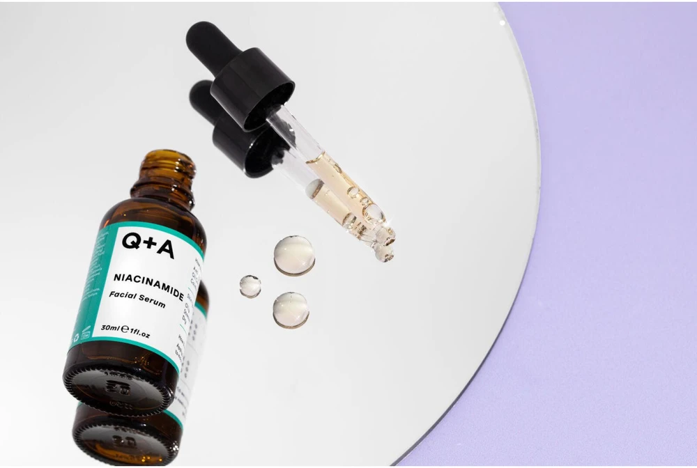 Q+A Niacinamide Facial Serum Veido serumas su niacinamidu, 30 ml