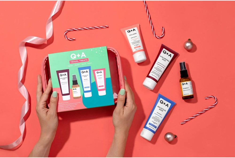 Q+A Travel Treats Gift Set Odos priežiūros priemonių rinkinys
