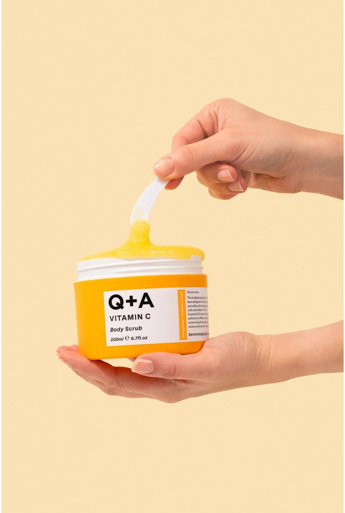 Q+A Vitamin C Body Scrub kūno šveitiklis su vitaminu C, 200 ml