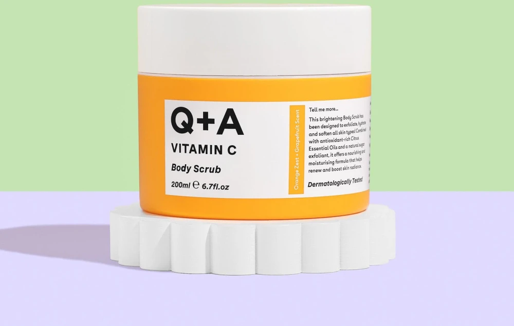 Q+A Vitamin C Body Scrub kūno šveitiklis su vitaminu C, 200 ml