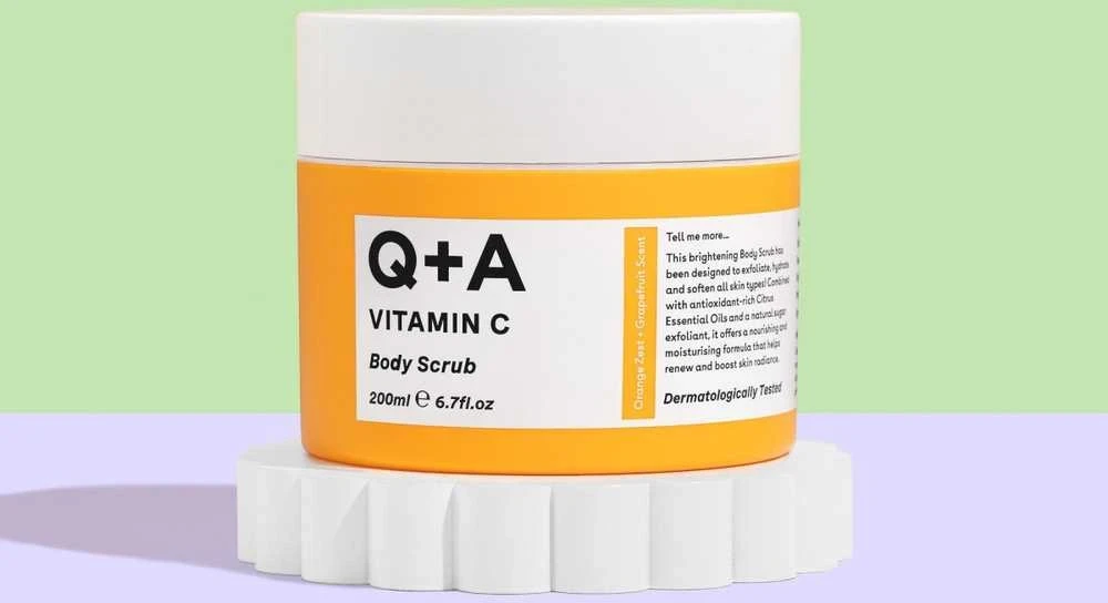 Q+A Vitamin C Body Scrub kūno šveitiklis su vitaminu C, 200 ml