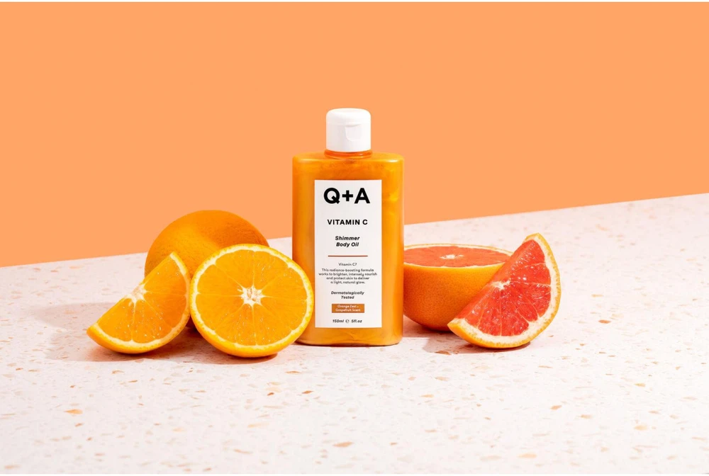 Q+A Vitamin C Shimmer Body Oil žėrintis kūno aliejus, 150 ml