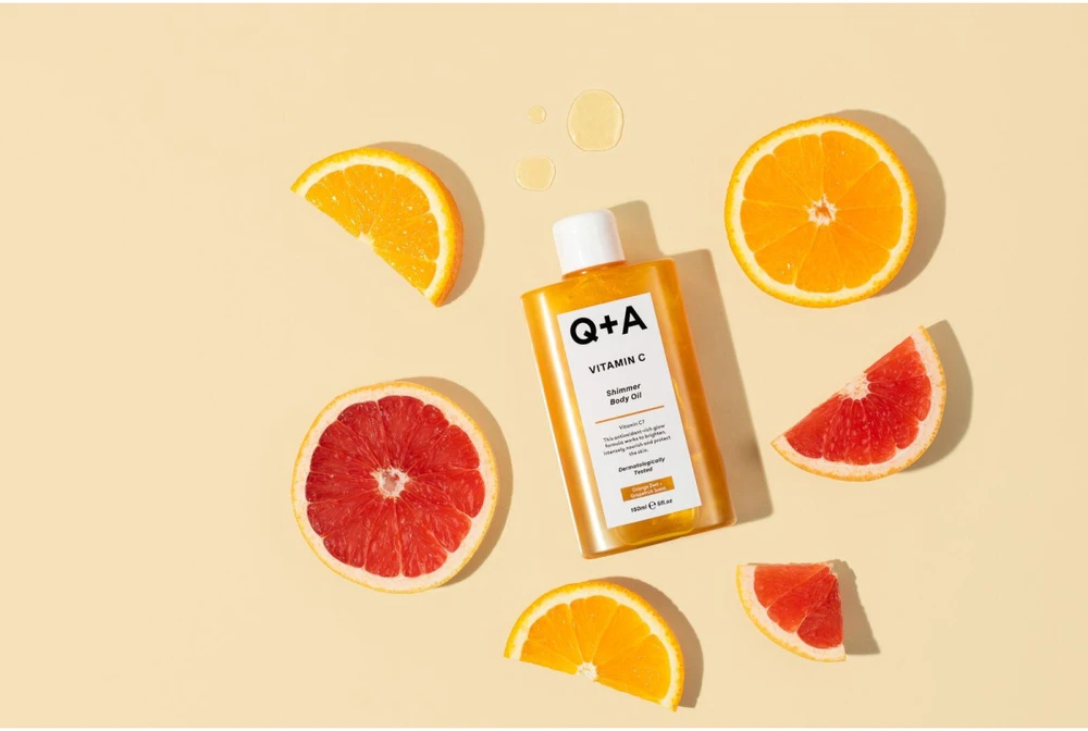 Q+A Vitamin C Shimmer Body Oil žėrintis kūno aliejus, 150 ml