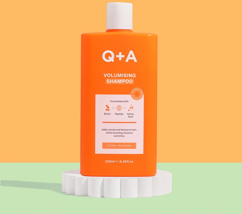 Q+A Volumising Šampūnas apimties suteikiantis šampūnas su biotinu, 250 ml