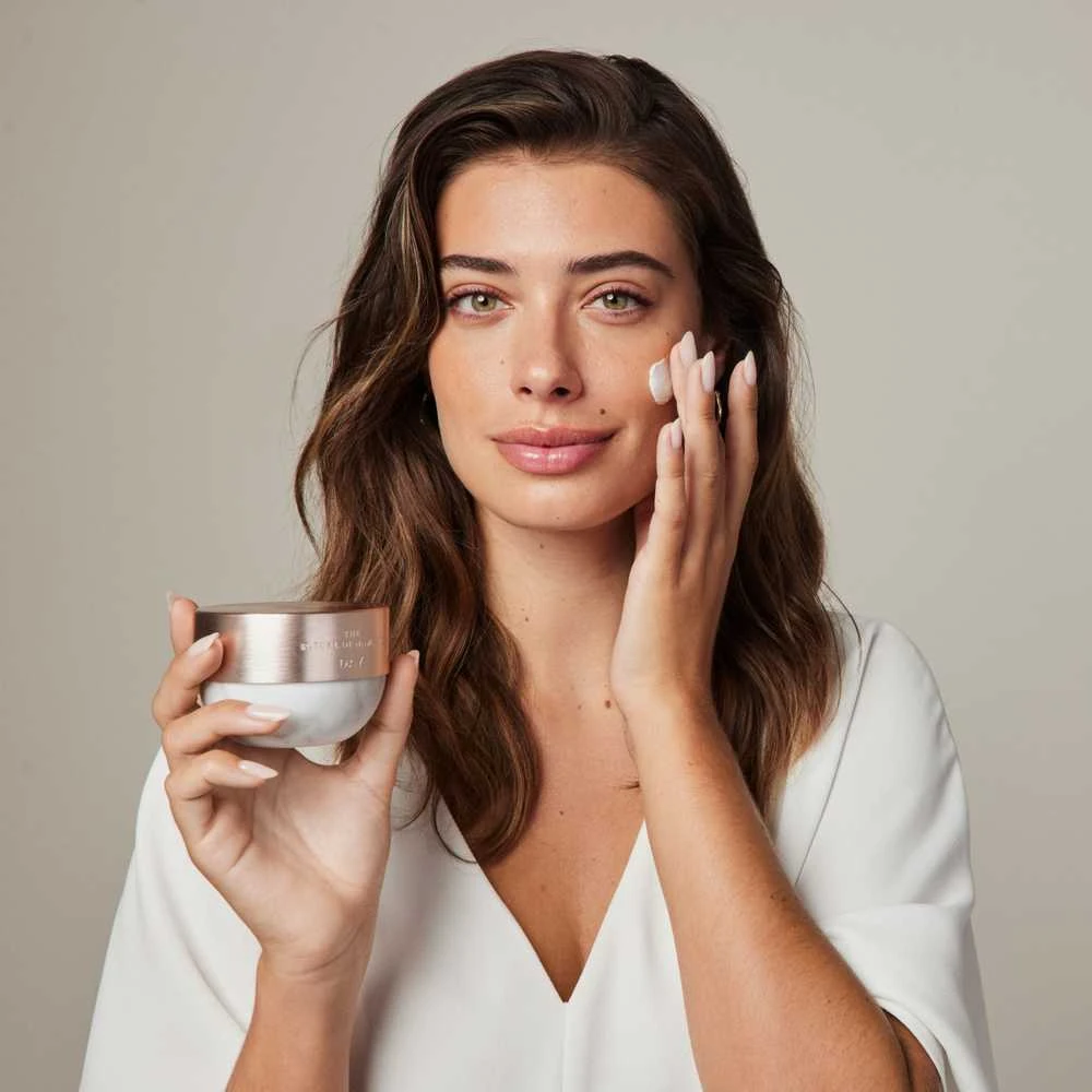 Rituals The Ritual Of Namaste Glow Anti-Ageing Day Kreminis odą nuo senėjimo saugantis dieninis kremas, 50 ml