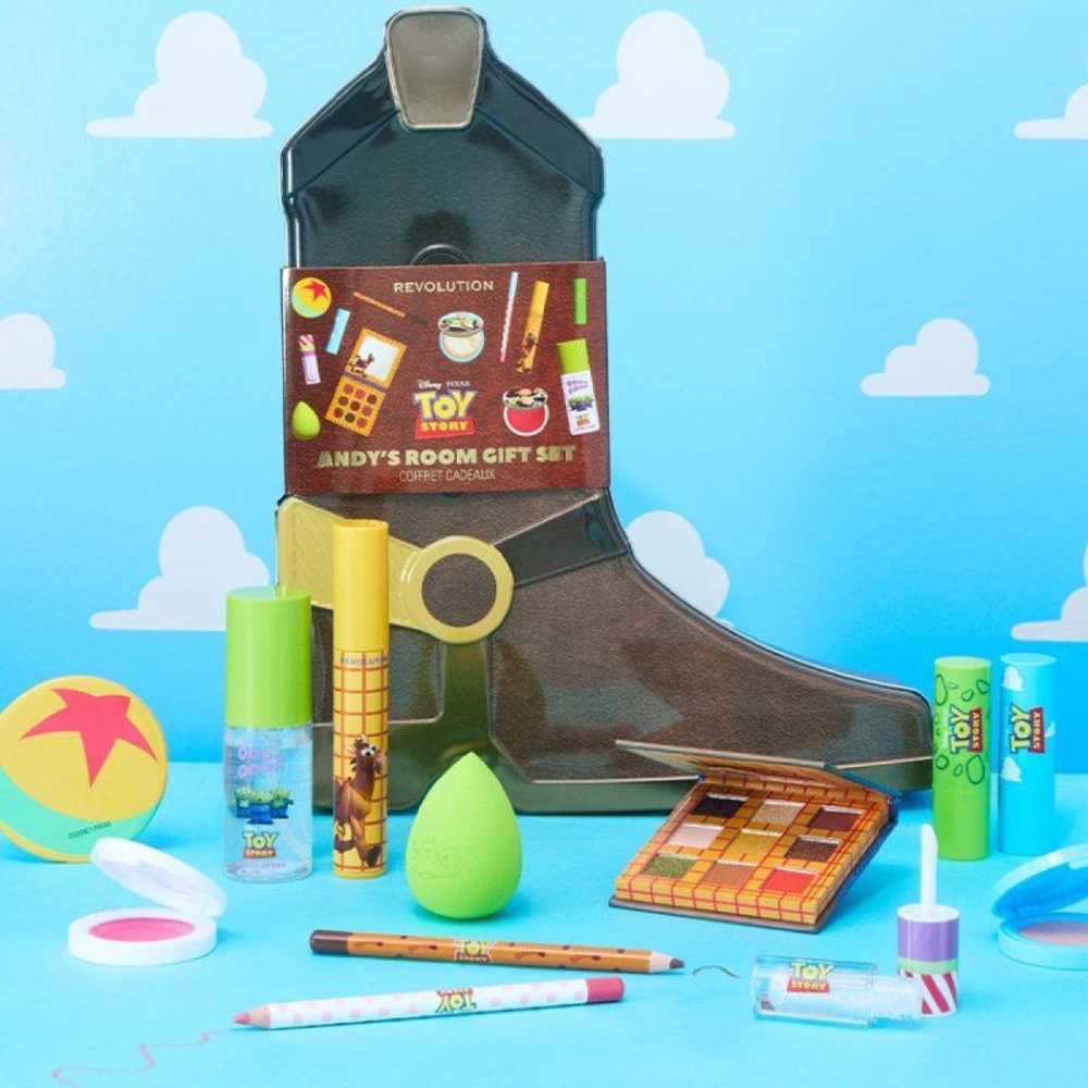 Makeup revolution Revolution Disney Toy Story x Revolution Andy's Room Gift Set kosmetikos rinkinys