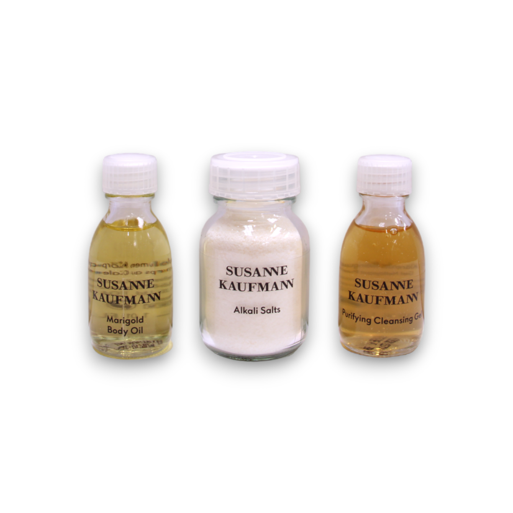 „Susanne's Home Spa Collection“ rinkinys Susanne Kaufmann: veido valikliai, valomasis veido gelis be parabenų, 30 ml + kūno losjonai ir kremai, valomasis kūno sviestas be sulfatų, dieninis, 15 ml + veido kaukės ir šveitikliai, šveičiamasis valiklis su fermentais, 15 ml +