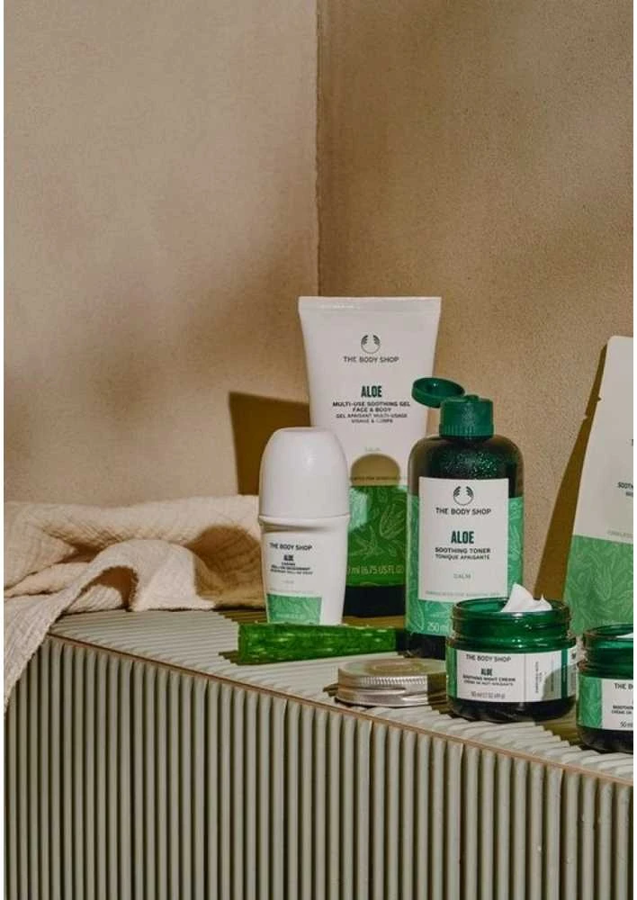 The Body Shop alijošiaus dezodorantas su kitomis priemonėmis