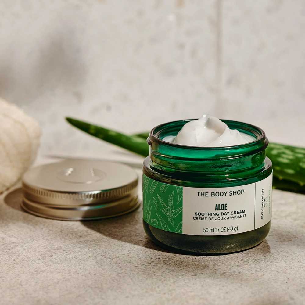 „The Body Shop“ raminamasis dieninis kremas su alaviju, 50 ml