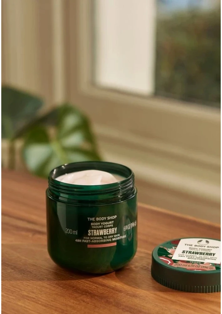 „The Body Shop“ braškių skonio kūno jogurtas, 200 ml