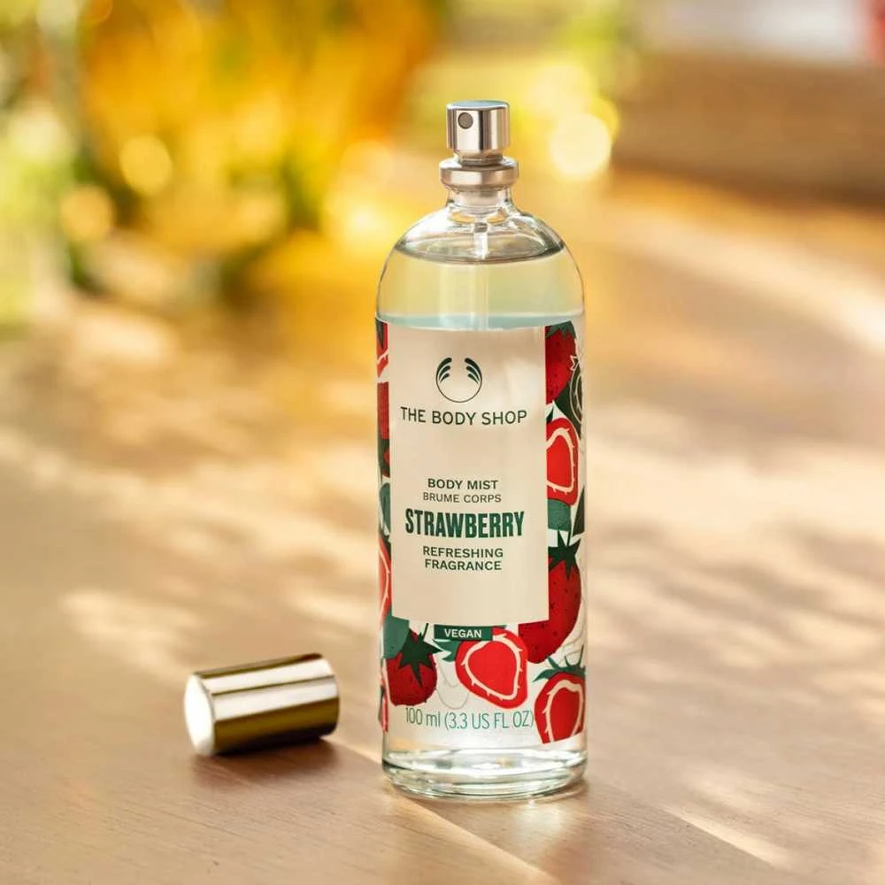 The Body Shop Strawberry kūno dulksna, 100 ml