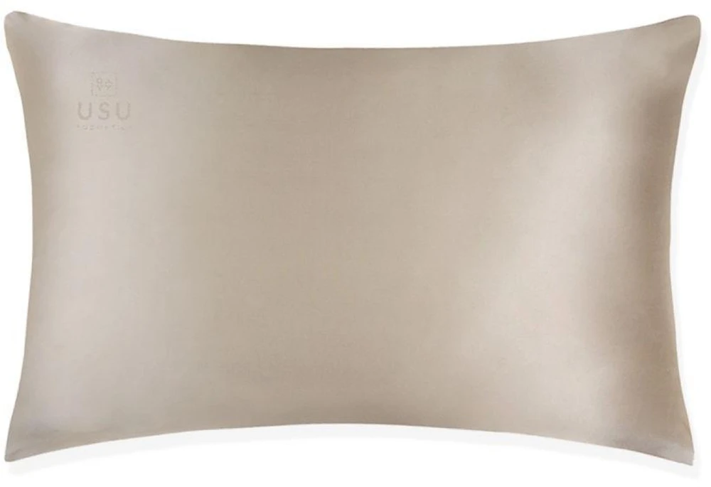 Usu Cosmetics Chok Chok 50 x 75 cm pagalvės užvalkalas, atspalvis: Champagne