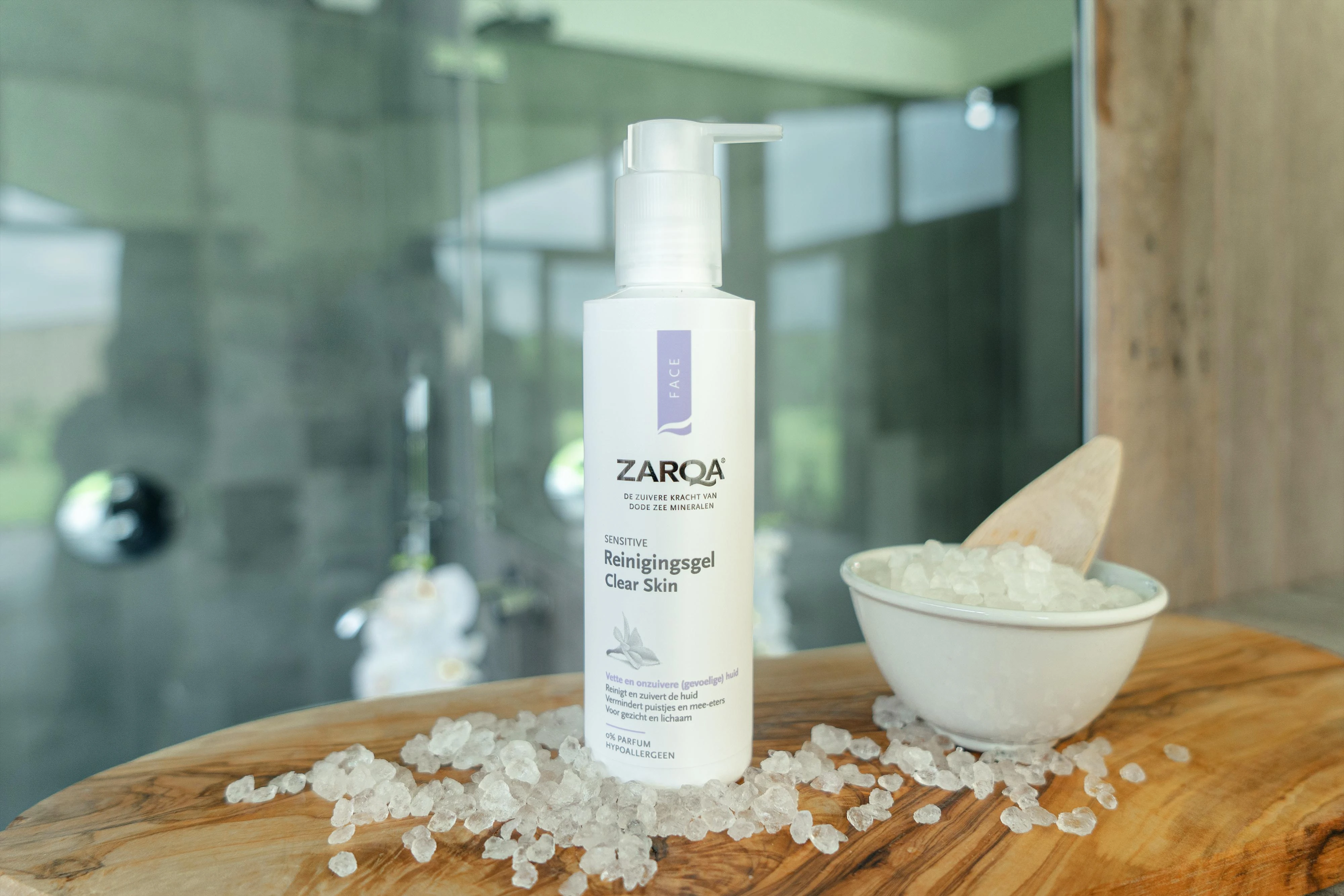 Zarqa Clear Skin prausiklis į aknę linkusiai odai, 200 ml