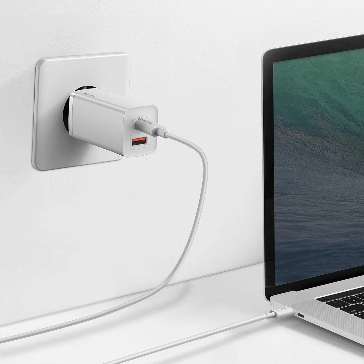 Baseus Sieninis įkroviklis GaN2 Lite 65W USB + USB-C QC4+ PD3.0 SCP FCP AFC, baltas