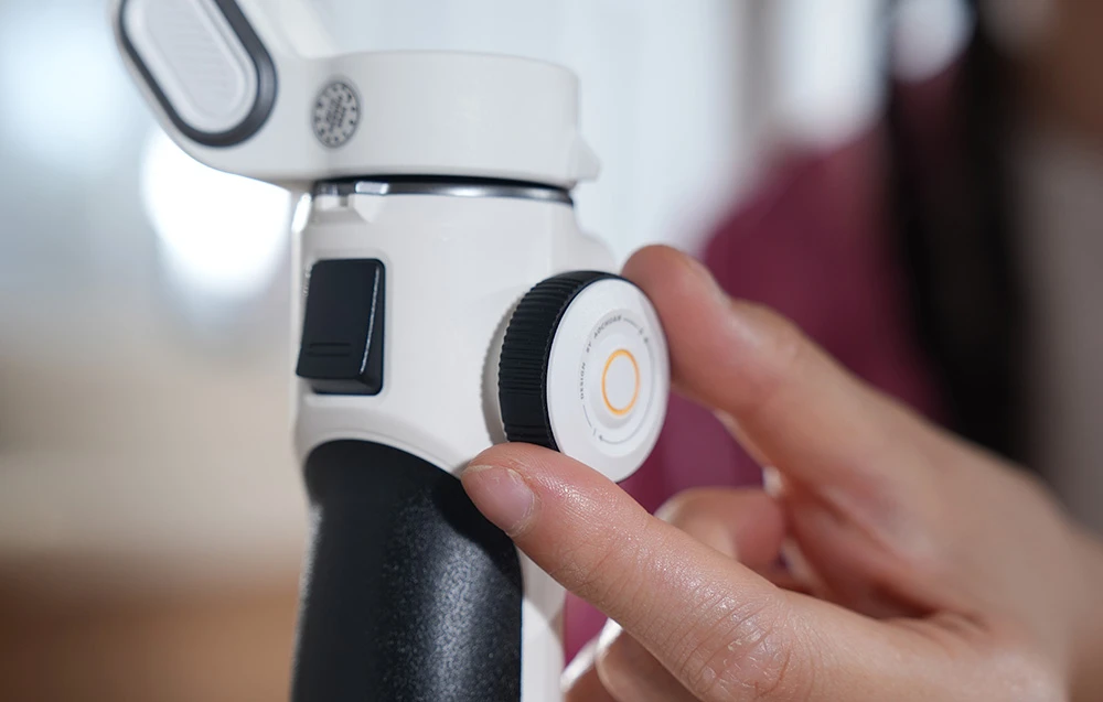 AOCHUAN P2 Gimbal with AI Sensor (Baltas) aprašymas - Prekės nuotrauka