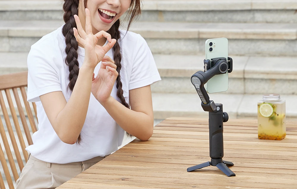 AOCHUAN XE Gimbal with RGB Lighting juodos spalvos aprašymas - Prekės nuotrauka