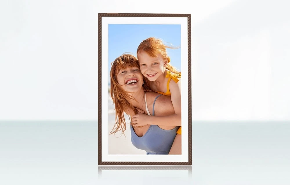 Nuotraukų rėmelis Arzopa D156 (ruda) 15.6" digital photo frame aprašymas - Prekės nuotrauka Nuotraukų rėmelis Arzopa D156 (ruda) 15.6" digital photo frame aprašymas - Prekės nuotrauka