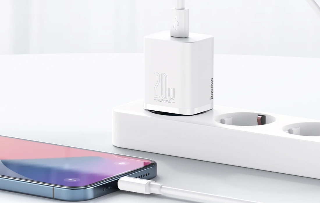 Baseus Sieninis įkroviklis Super Si 20W USB-C QC3.0 PD su Lightning 1m laidu, baltas aprašymas - Prekės nuotrauka