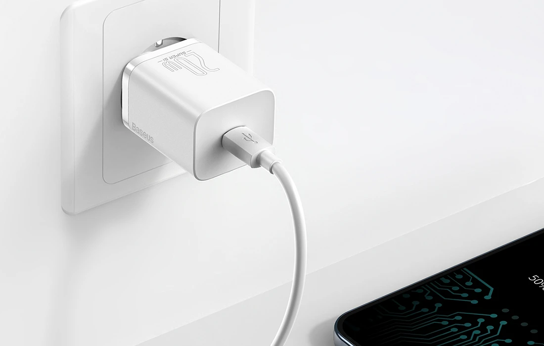 Baseus Sieninis įkroviklis Super Si 20W USB-C QC3.0 PD su Lightning 1m laidu, baltas aprašymas - Prekės nuotrauka