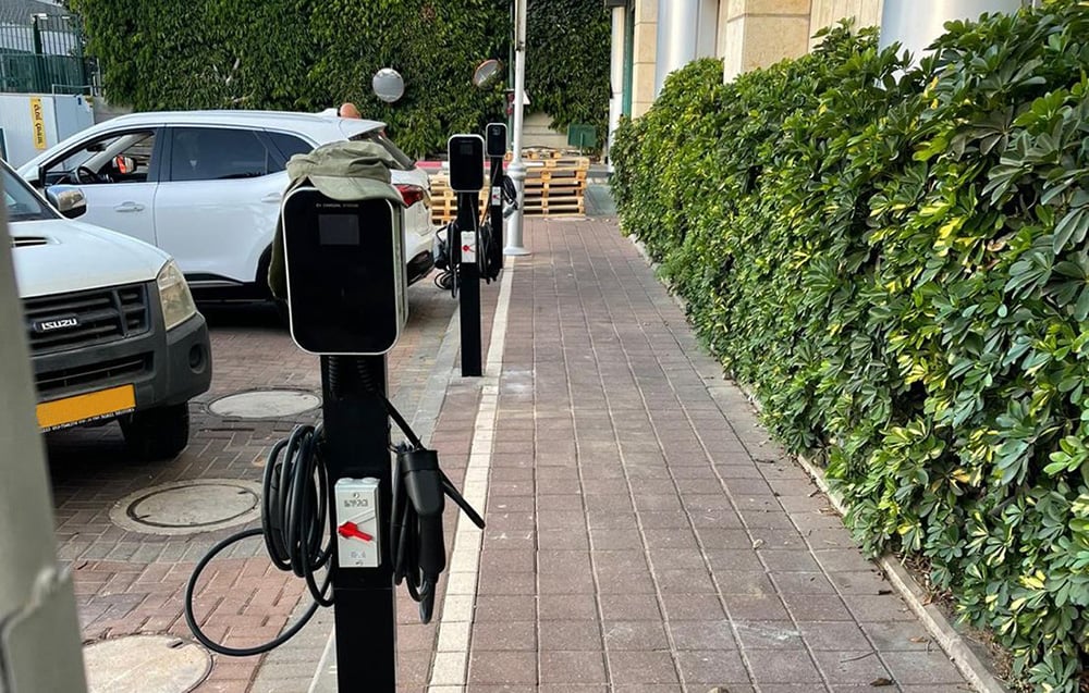 Extralink Besen sieninis įkroviklis elektromobiliams BS20 22kW APP aprašymas - Prekės nuotrauka