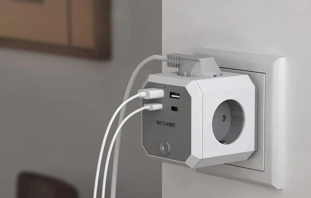 BlitzWolf BW-EC2 8 viename maitinimo kubas (4xAC / 2 x USB-A / 2 x USB-C) aprašymas - Prekės nuotrauka BlitzWolf BW-EC2 8 viename maitinimo kubas (4xAC / 2 x USB-A / 2 x USB-C) aprašymas - Prekės nuotrauka