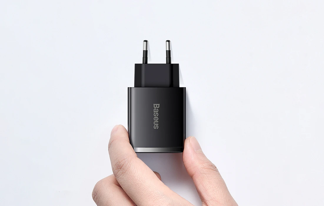 Baseus Sieninis įkroviklis 30W 2xUSB + USB-C QC3.0 PD3.0, juodas aprašymas - Prekės nuotrauka