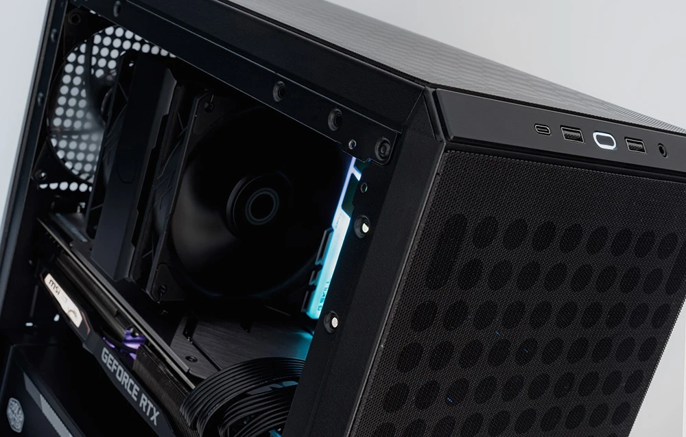 Cooler Master | Mini Tower kompiuterio dėklas | Q300L V2 | Juodas | Micro ATX, Mini ITX | Komplekte maitinimo blokas Nr aprašymas - Prekės nuotrauka